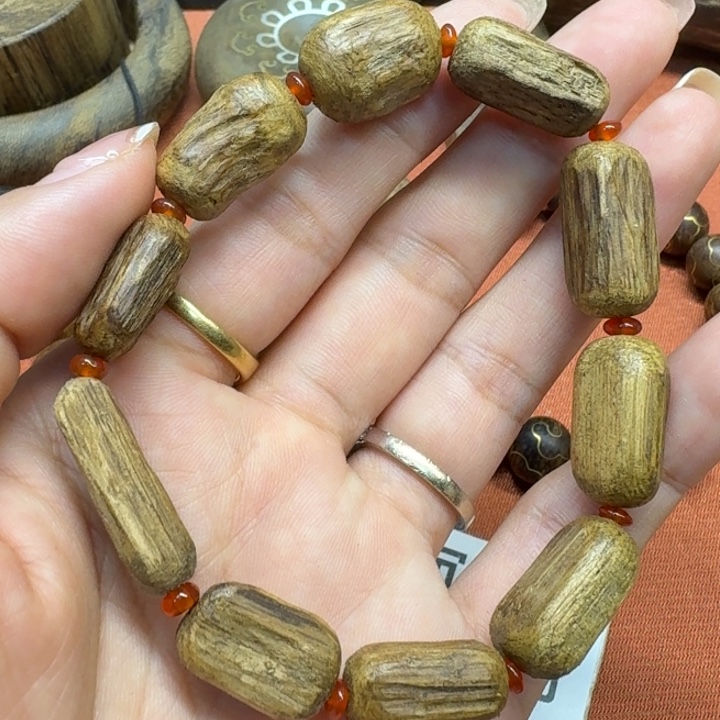 大叶紫檀（黑酸枝木类）