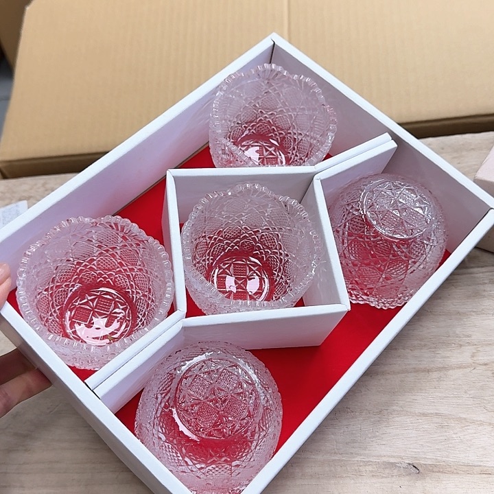 精品瓷器。          