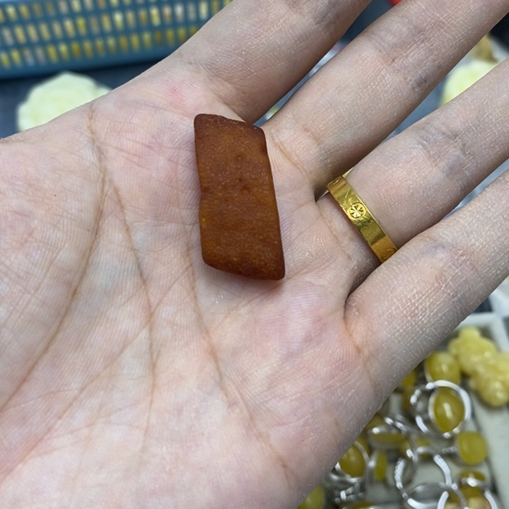 蜜蜡裸石未镶嵌吊坠