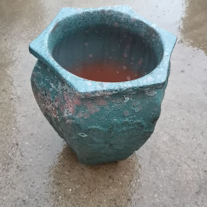 18/24瑕疵一个盆子