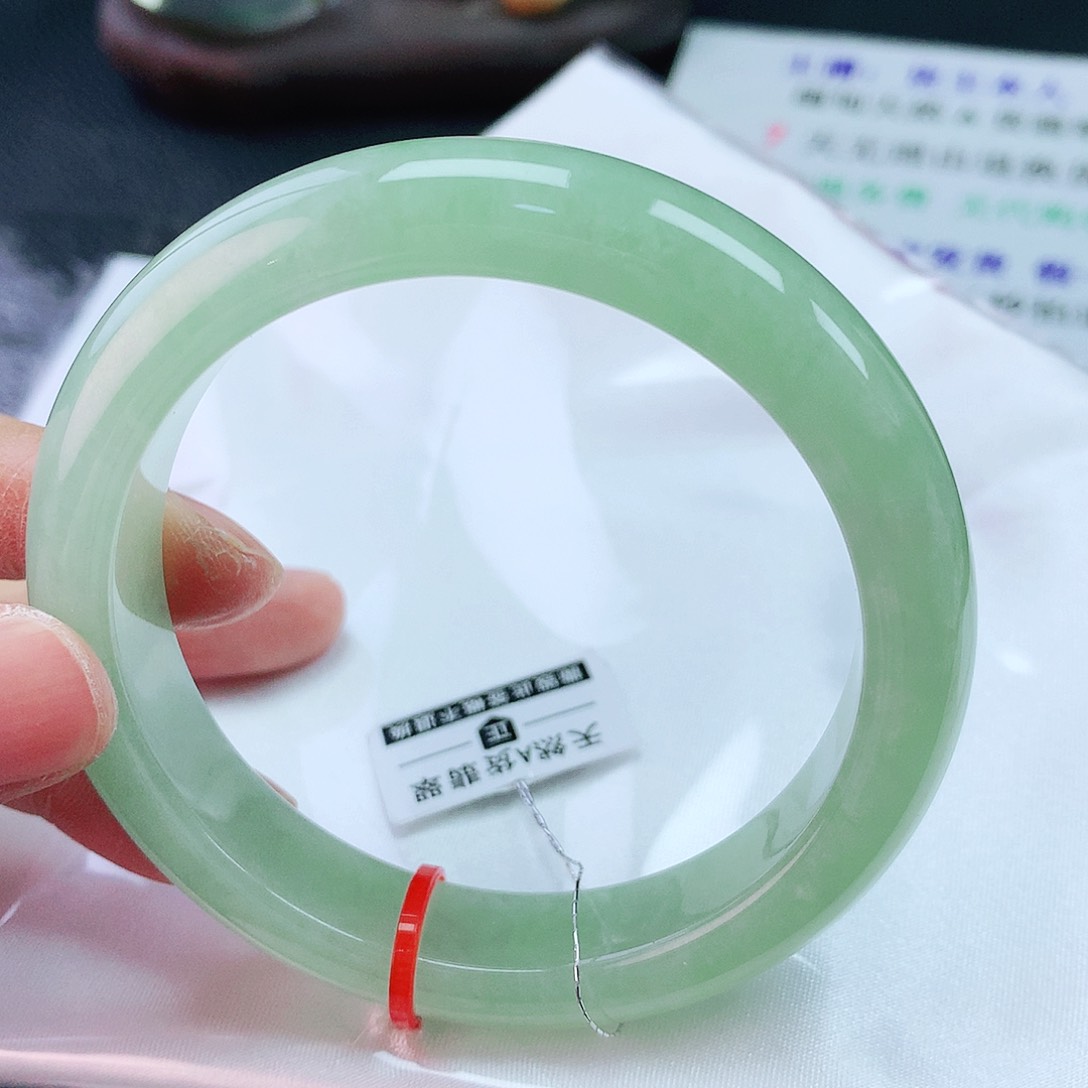 翡翠手镯未镶嵌56+圈