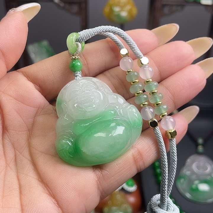 翡翠未镶嵌吊坠(赠链)