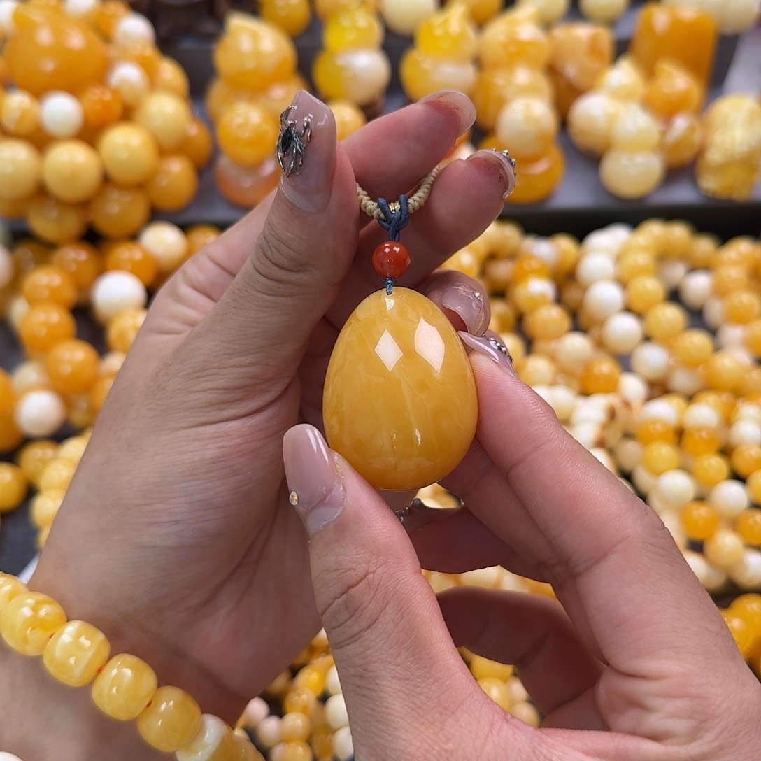 蜜蜡未镶嵌珠宝奇石