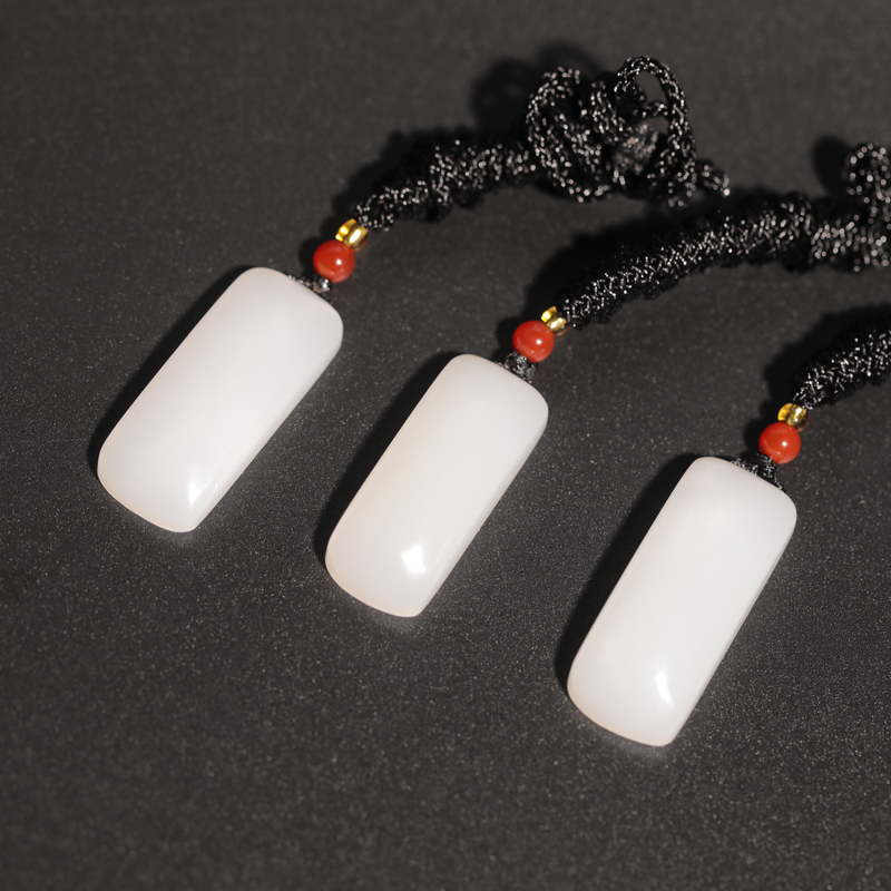 和田玉白玉小无事牌约30*12*6.5mm约6g 多样性发货发其一S0526-02