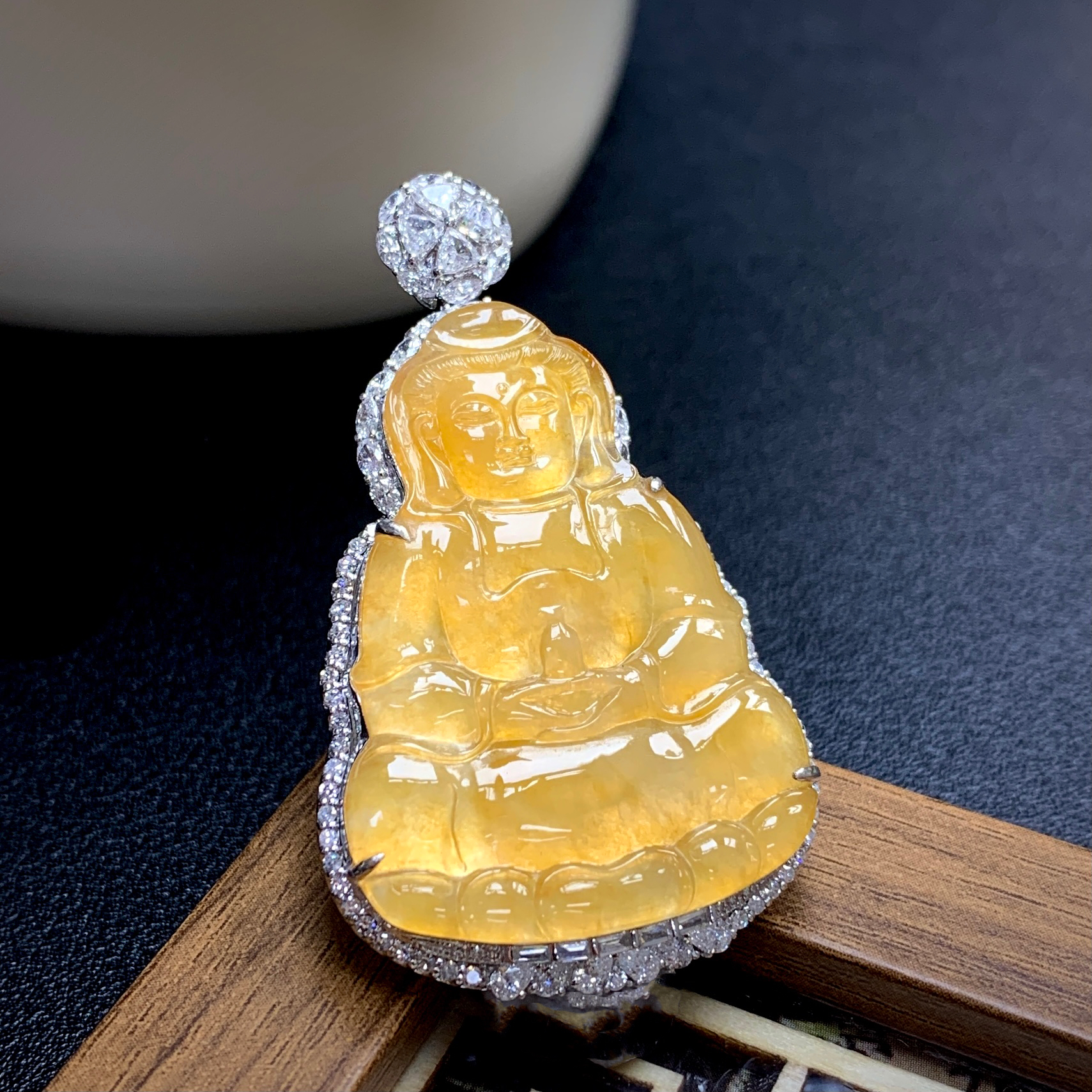 冰种冰糖黄观音玉坠 18K镶嵌非珠链玉镯天然缅甸a货翡翠 时尚大气