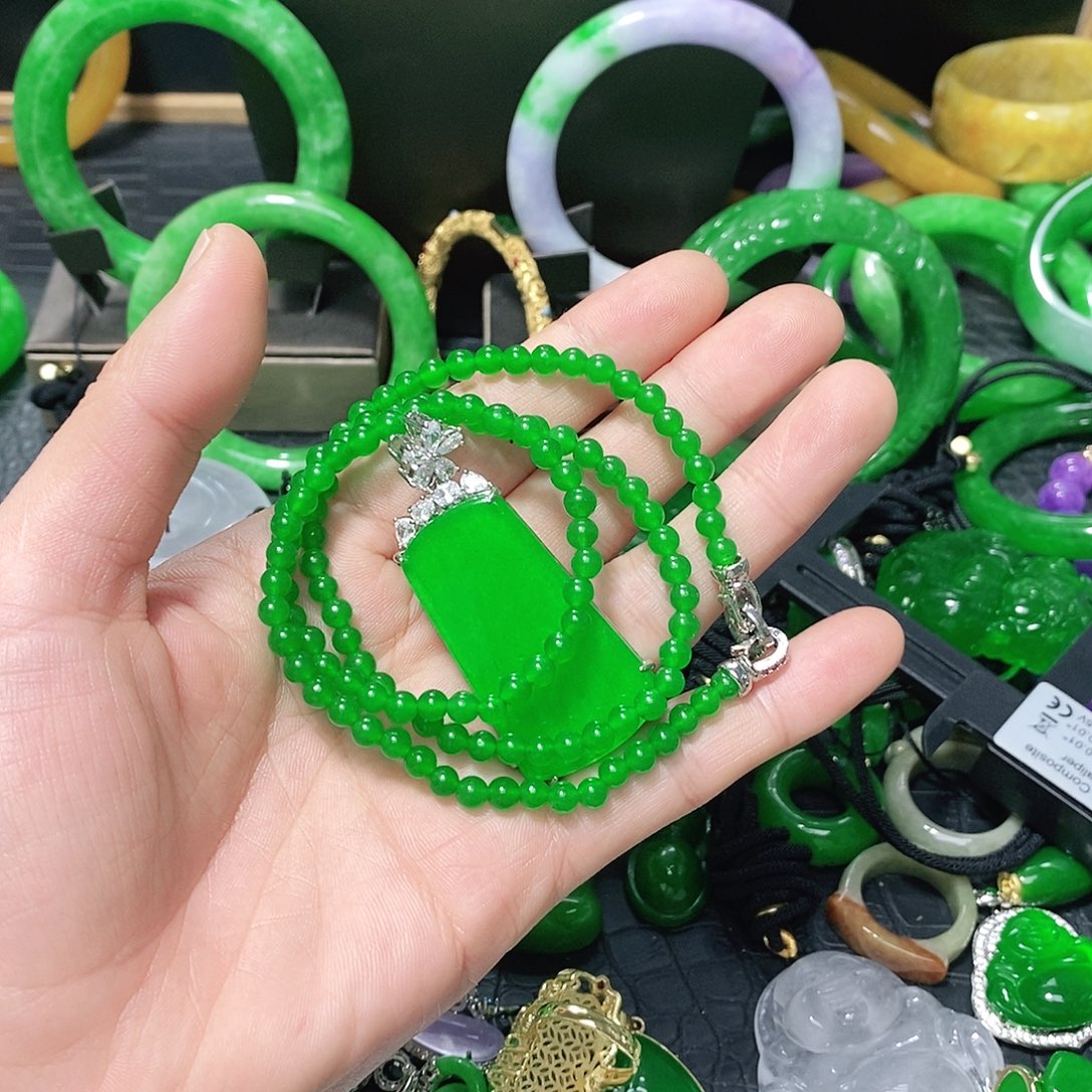 禾***）翡翠未镶嵌戒指吊坠