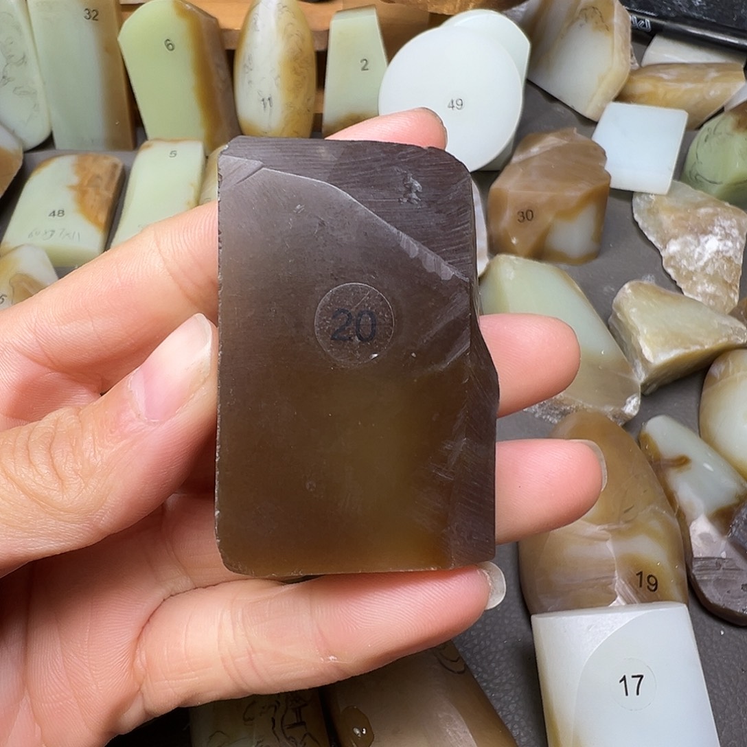 还***？定制和田玉未镶嵌吊坠