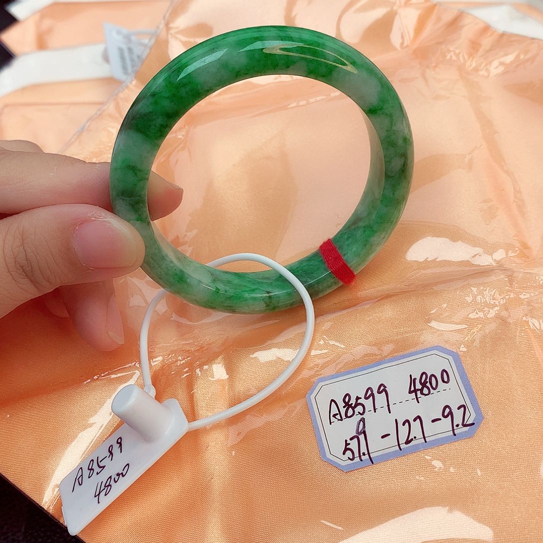 翡翠未镶嵌手镯缅甸翡翠