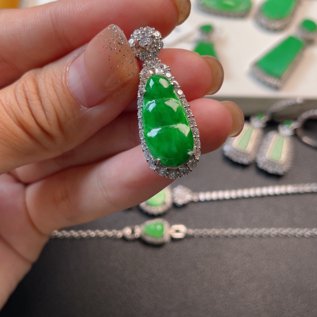 翡翠吊坠(不含链)银S925镶嵌