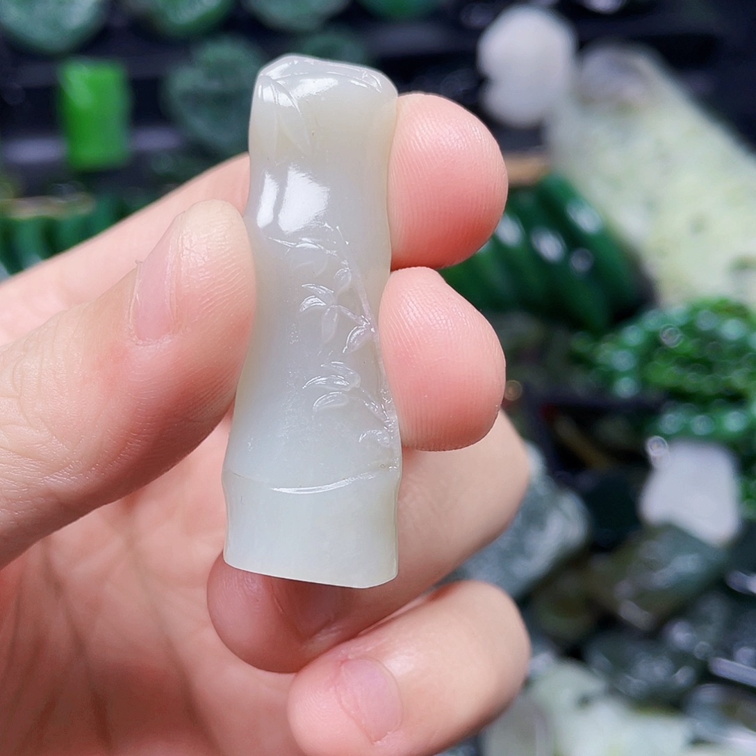 和田玉未镶嵌珠宝奇石