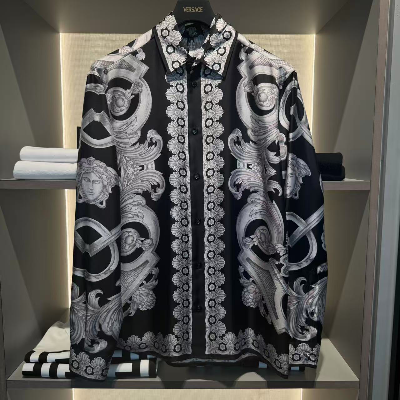 未使用 VERSACE/范思哲 范思哲男士黑银美杜莎头像真丝衬衫