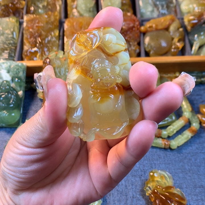 未镶嵌蛇纹石玉颈饰
