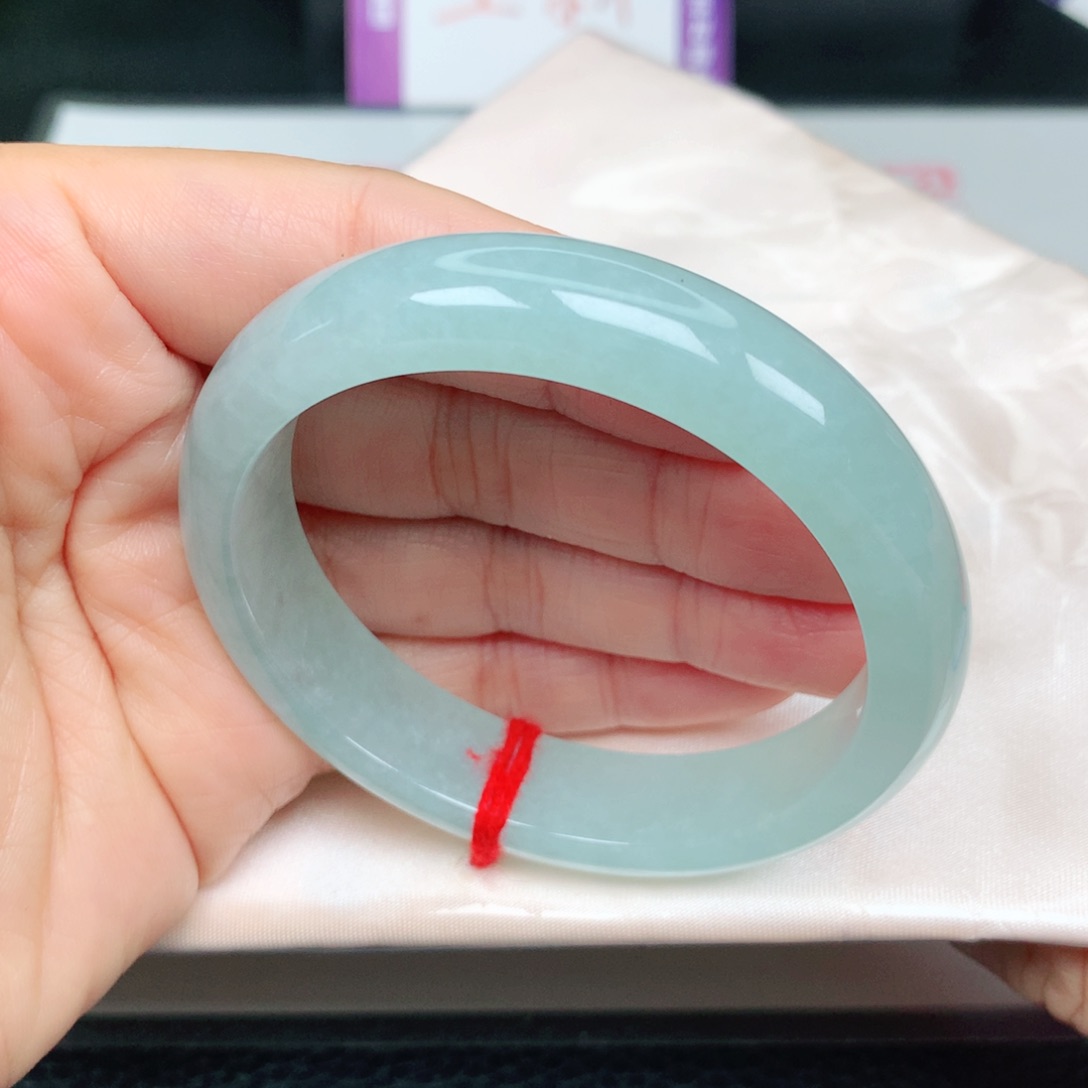 未镶嵌手镯（贵妃镯）翡翠冰清绿30