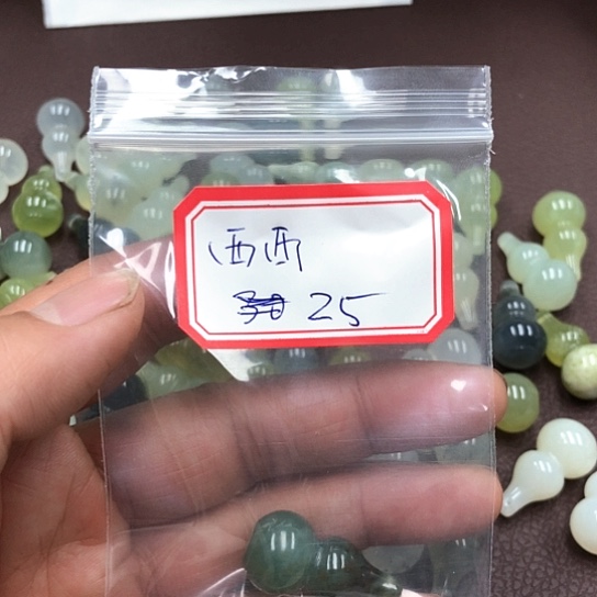 蛇纹石玉颈饰未镶嵌西****西