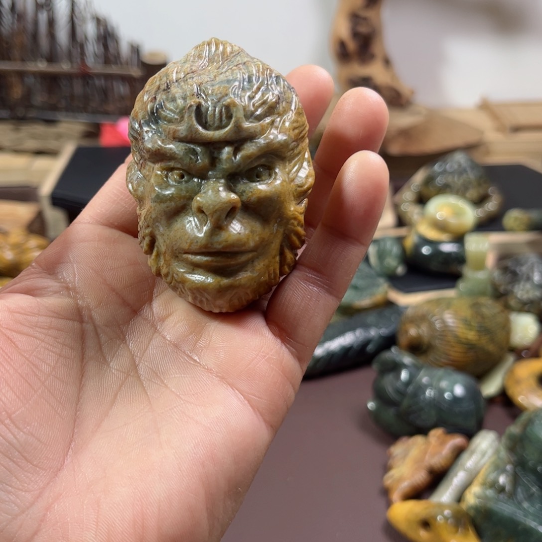 岫岩河磨玉（透闪石质玉）把件未镶嵌小*头
