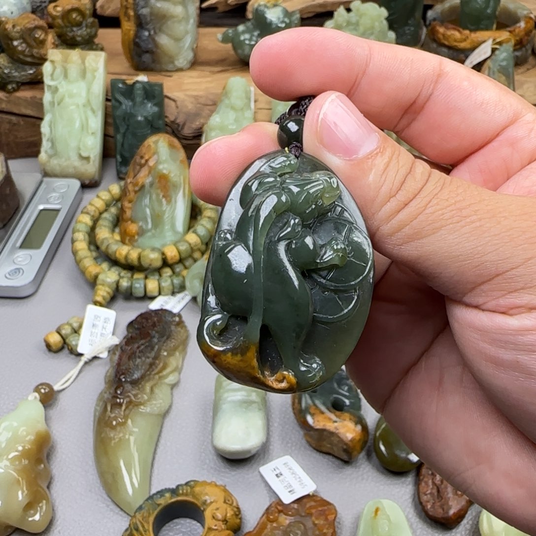 岫岩河磨玉（透闪石质玉）未镶嵌珠宝奇石