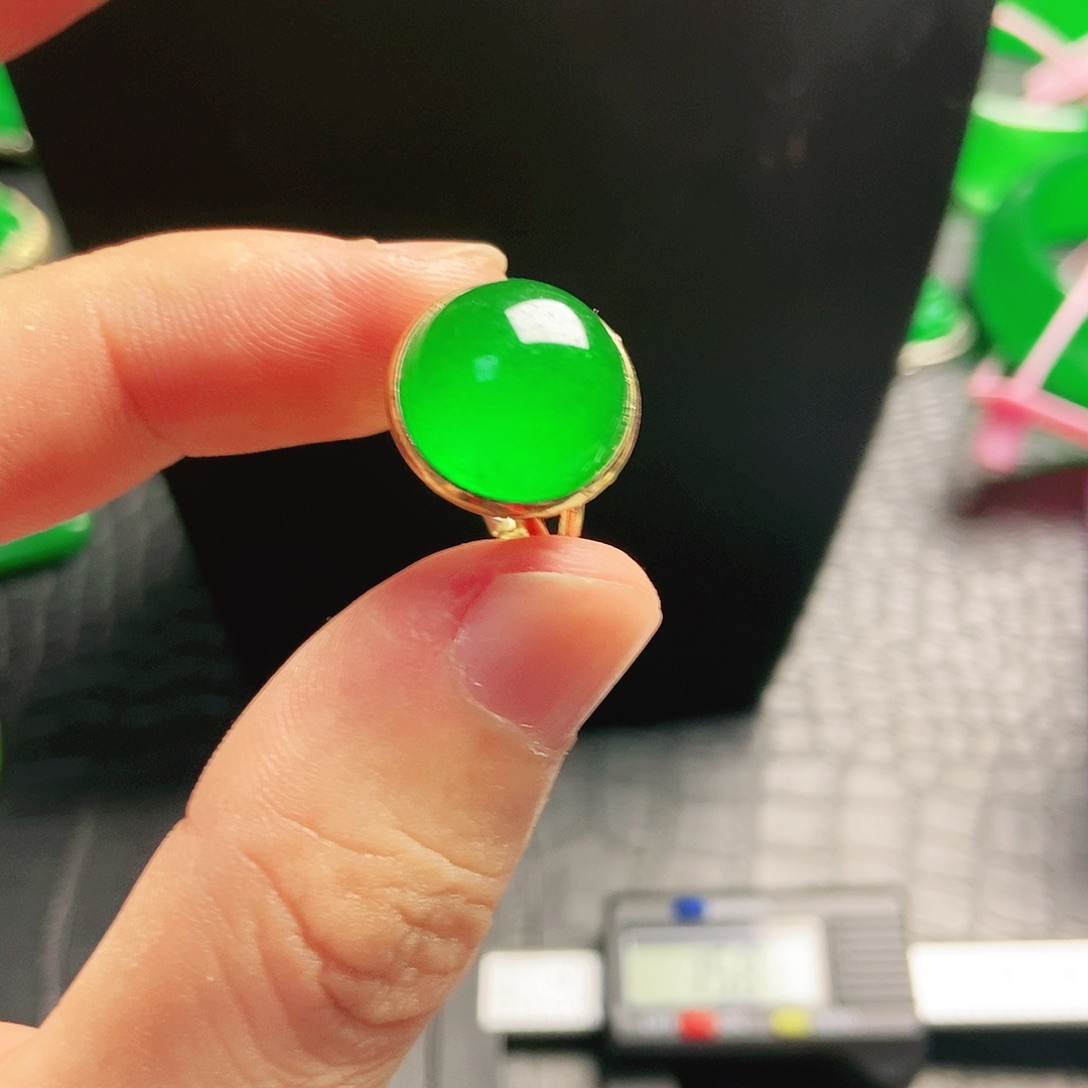 翡翠14K金镶嵌颈饰戒指