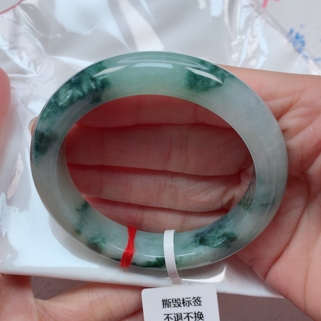翡翠手镯未镶嵌56.8圈