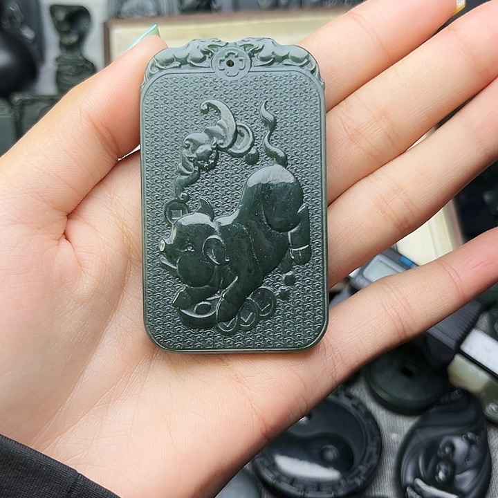 和田玉（青玉）颈饰未镶嵌辉