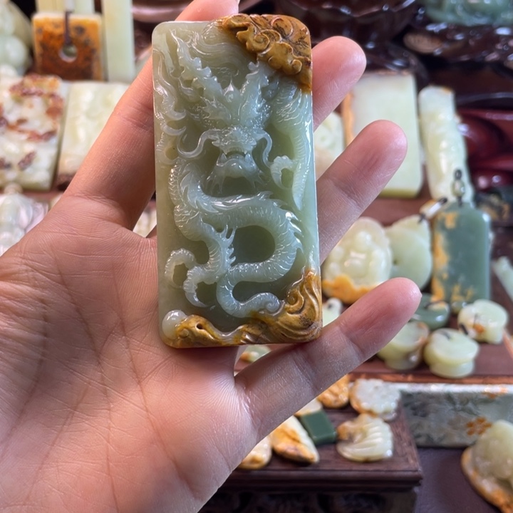王***️岫岩河磨玉（透闪石质玉）未镶嵌颈饰