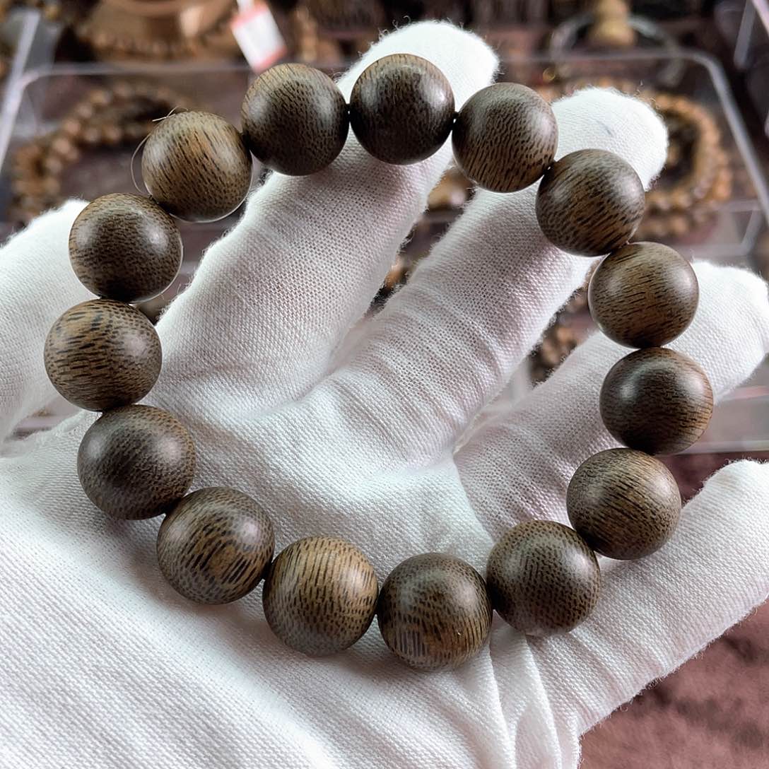 沉香手串大***?越南芽庄白棋