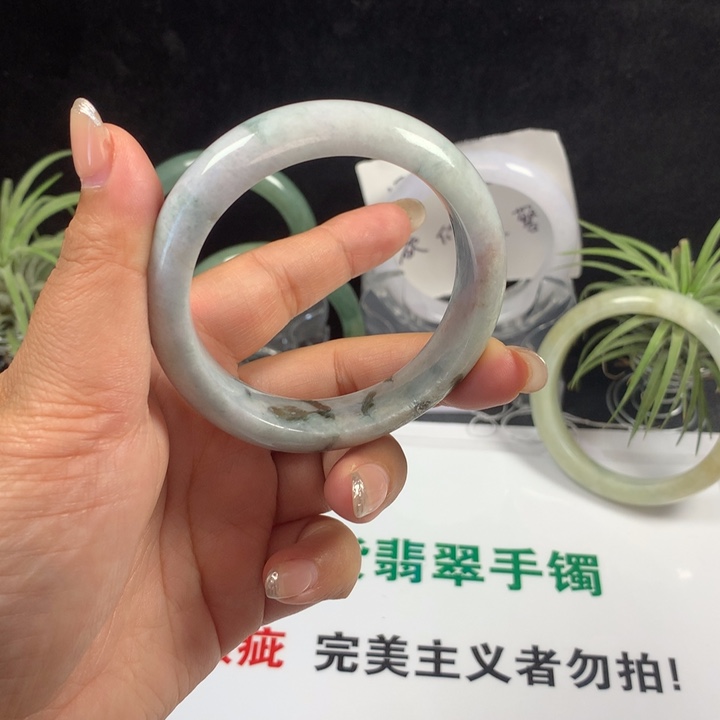 翡翠未镶嵌手镯4号