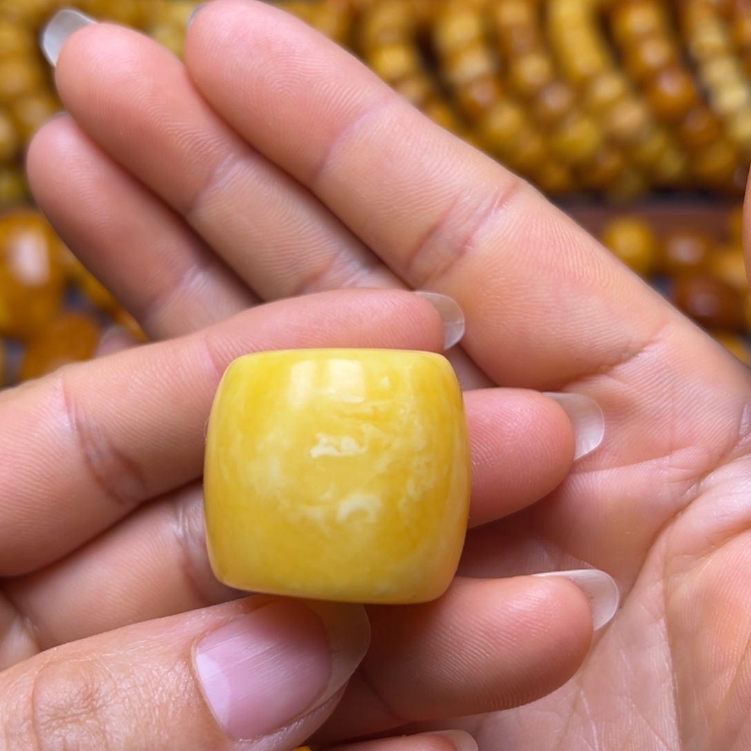 琥珀未镶嵌吊坠(不含链)