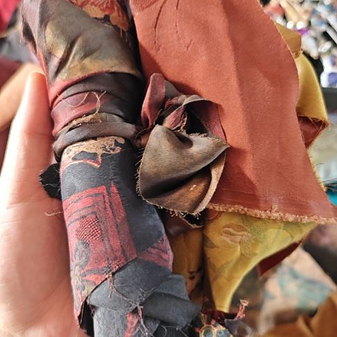 一把香云纱刀口布