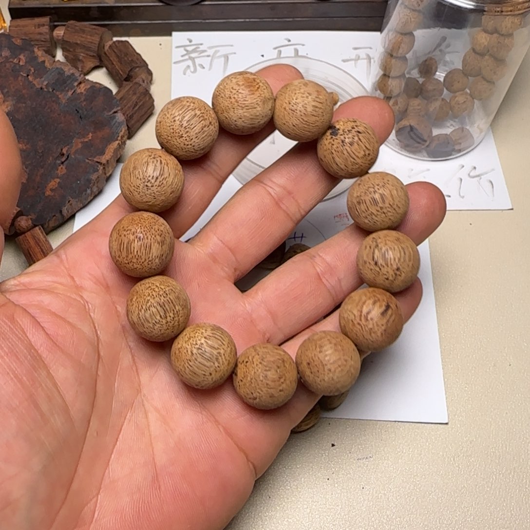 降真香其他降真香绿油1.8圆珠手串