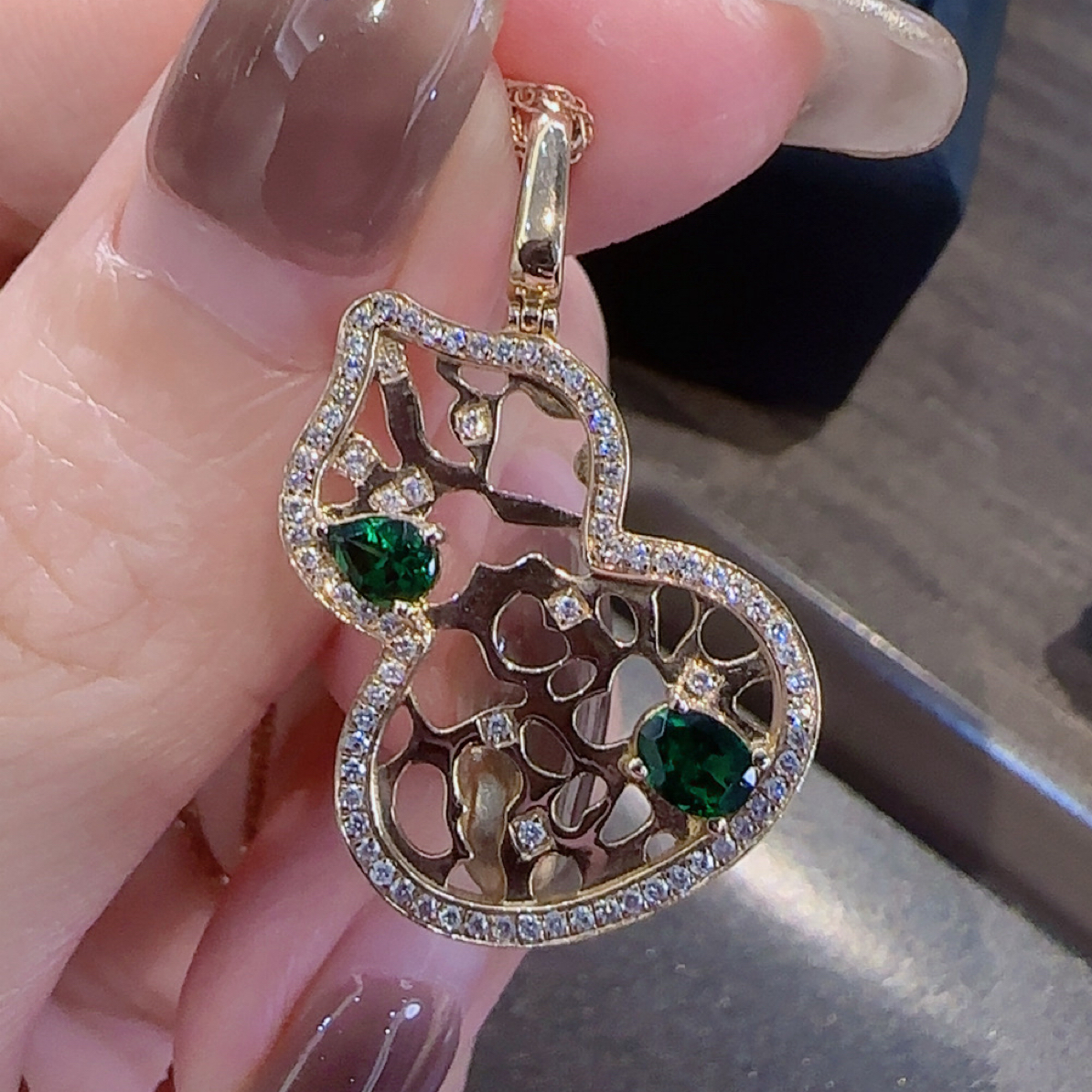 正品18K金钻石葫芦吊坠