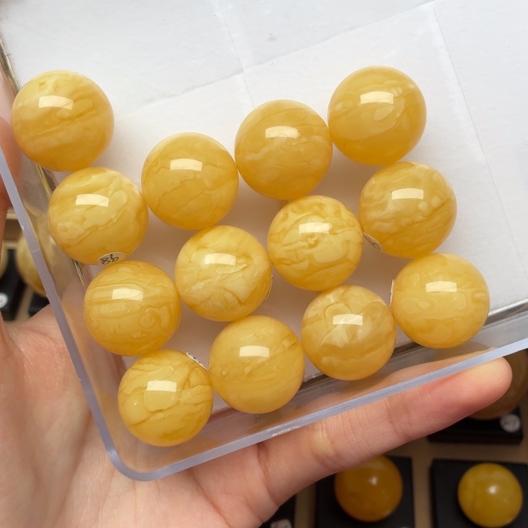 蜜蜡未镶嵌裸石20+虎皮满蜡鸡油黄