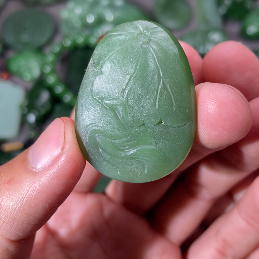 和田玉（碧玉）颈饰未镶嵌定制