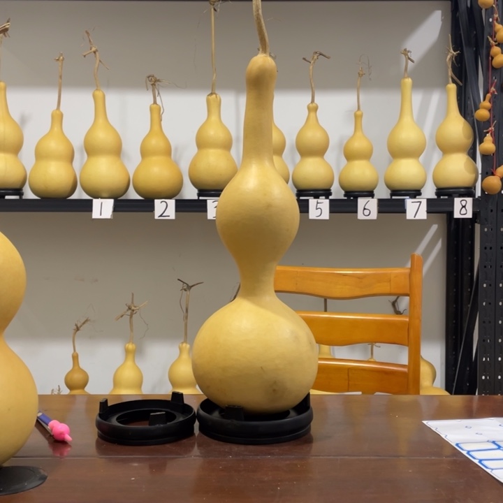 幽***居长嘴37肚拔腰大葫芦