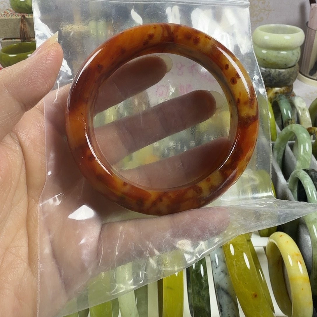 温***春蛇纹石玉未镶嵌手镯