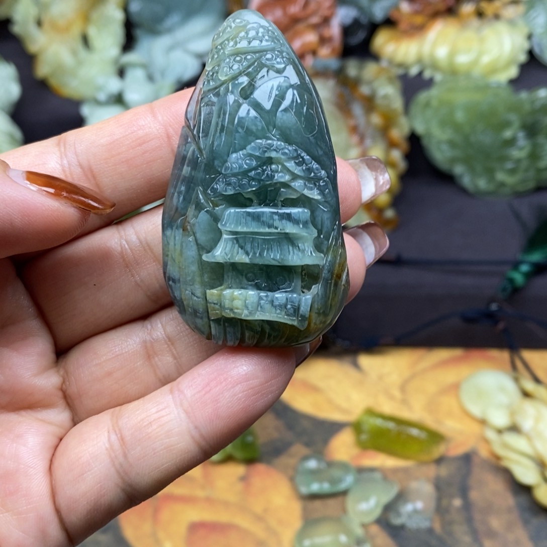 蛇纹石玉颈饰未镶嵌