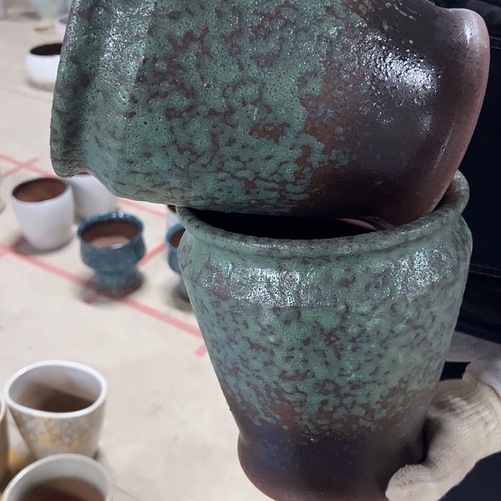 高度23厘米口20厘米