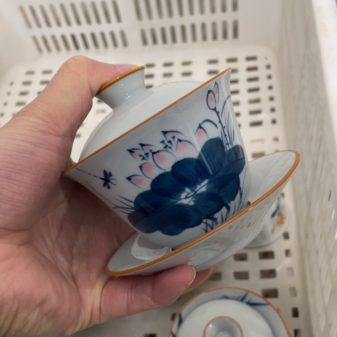 釉下手绘茶具，大瑕