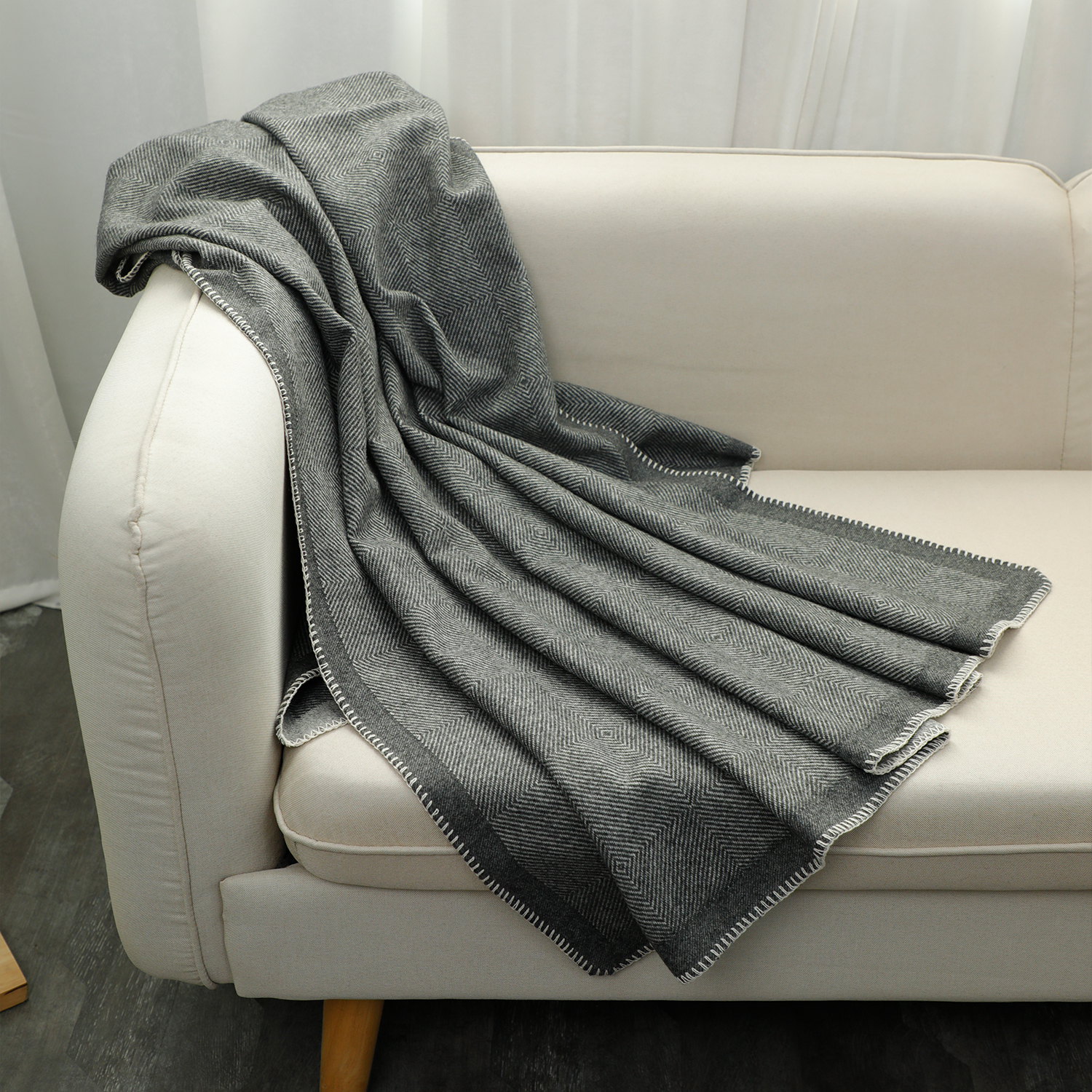 纯羊毛回形纹毯单人休闲旅行保暖防潮床用柔软亲肤阿拉善秋冬便携