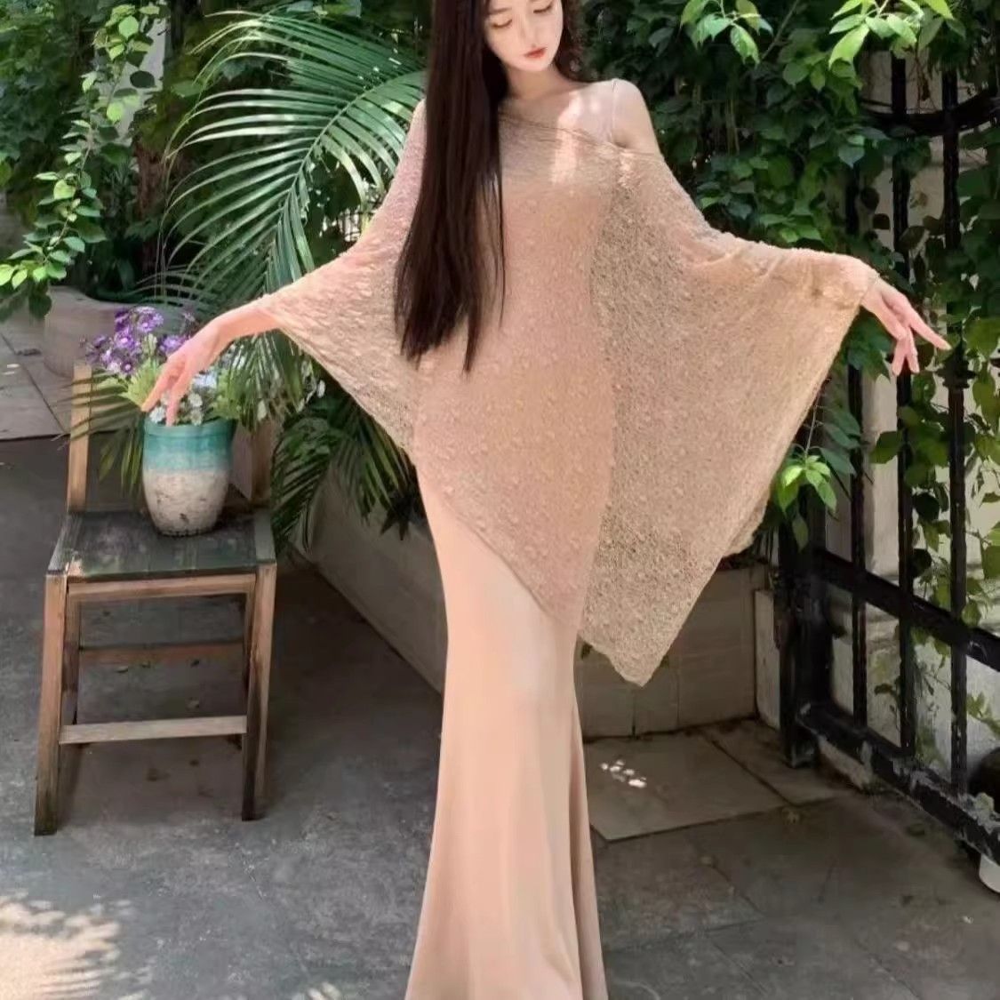 蕾丝气质时尚百搭性感夏季开叉流苏连衣裙秋季废土风吊带中长字