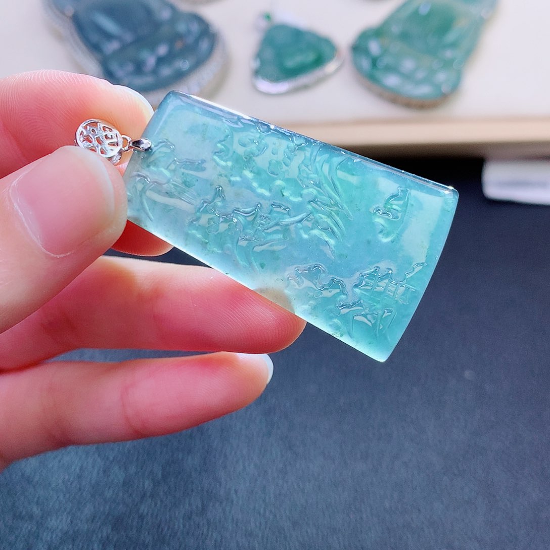 翡翠颈饰未镶嵌翡翠