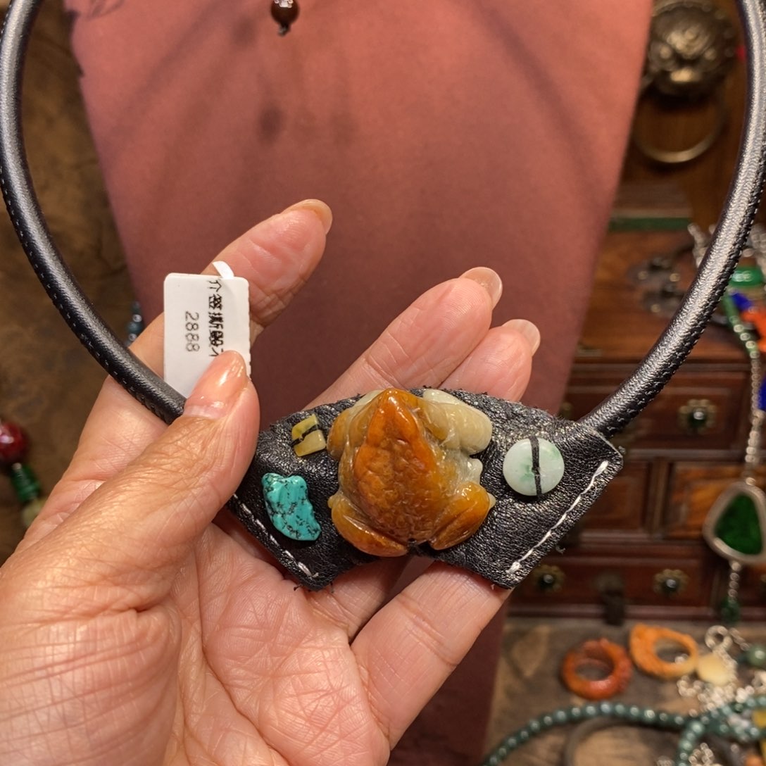 翡翠吊坠(赠链)未镶嵌