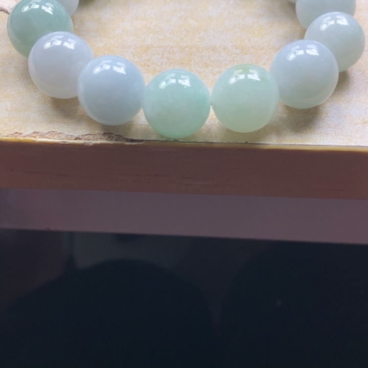 翡翠颈饰未镶嵌吊坠