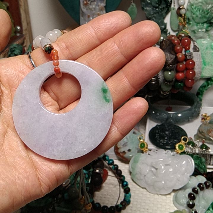 翡翠吊坠(赠链)未镶嵌