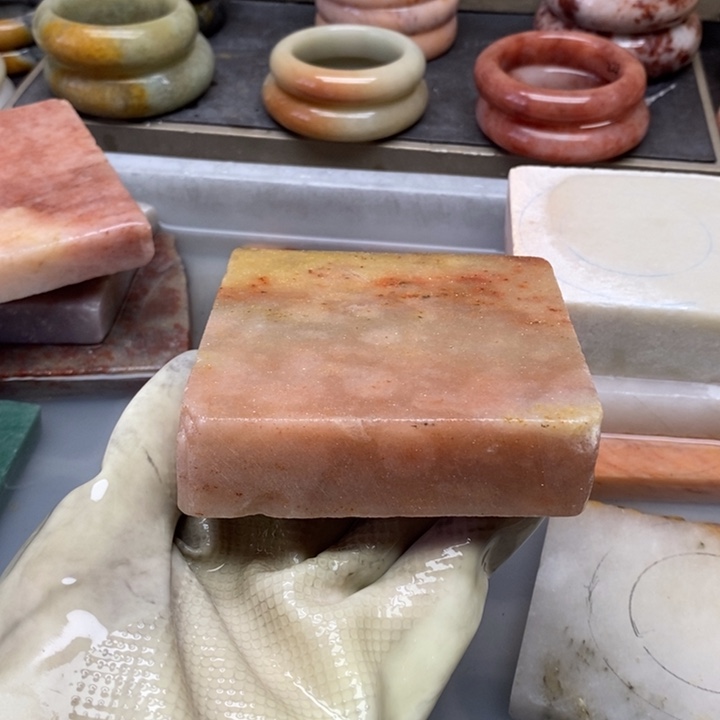 石英岩玉未镶嵌私人定制无裂不退换三彩草莓酱定制无裂不退换