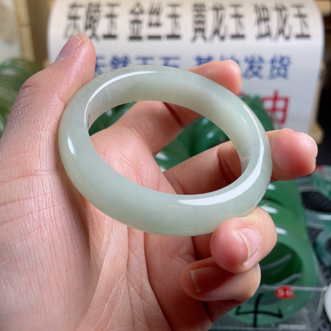 东陵石手镯未镶嵌