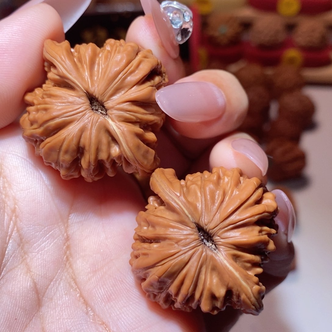 文玩核桃把件40尺汉高楼