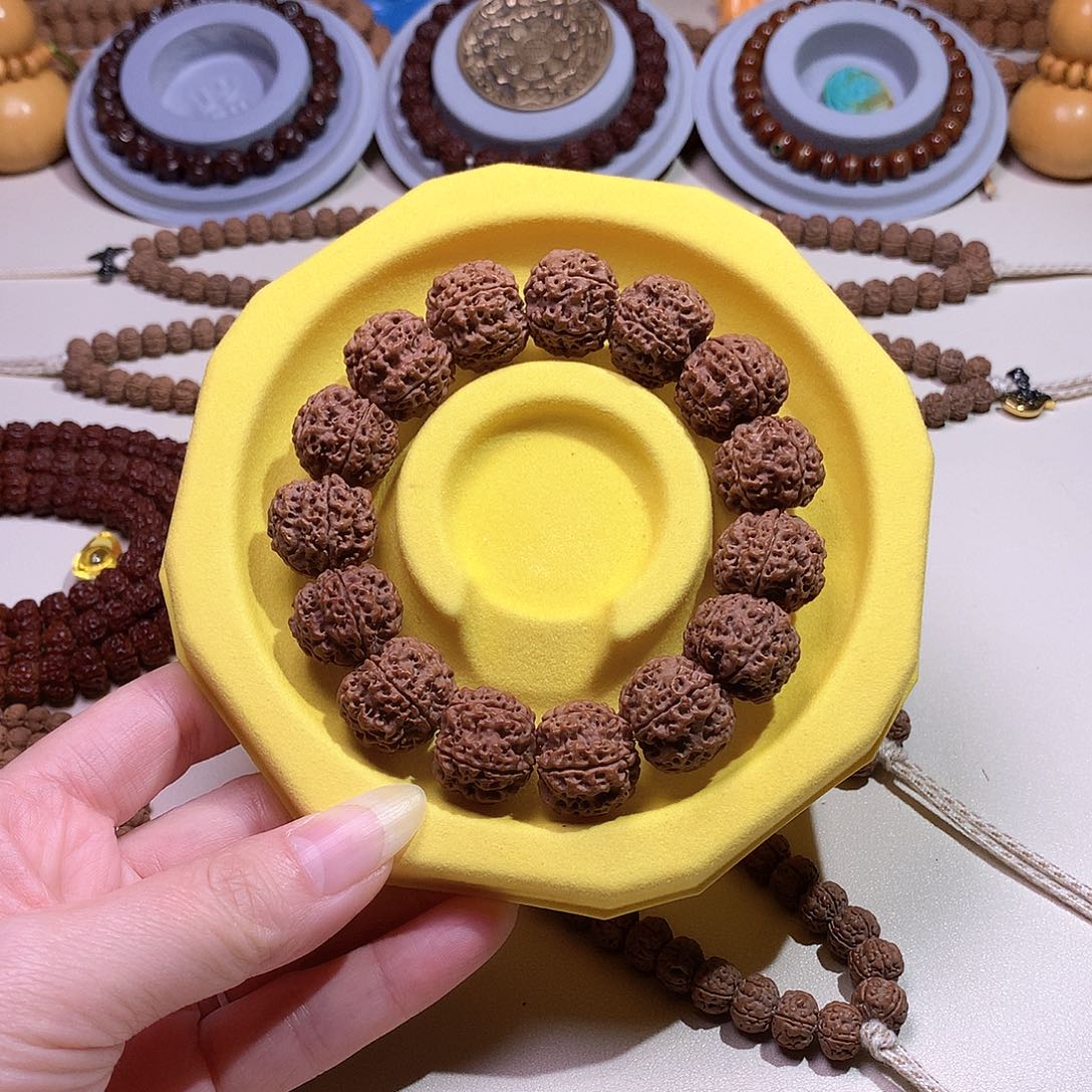 吊坠文玩核桃原生态蜂王大金刚