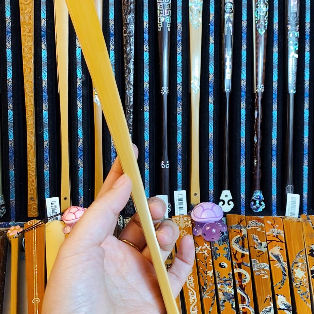 扇子瑞**玩扇子也要来吗呜呜太喜欢