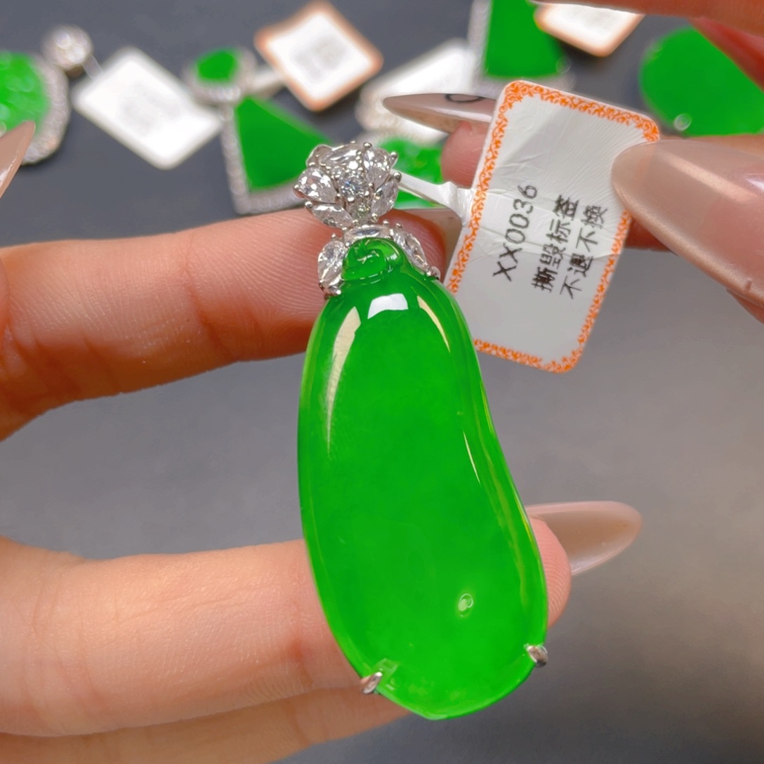 【闪购商品】颈饰银S925镶嵌翡翠翡翠