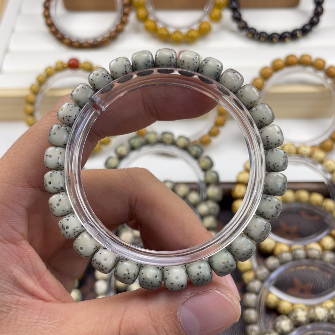 星月菩提吊坠贯穿绿润